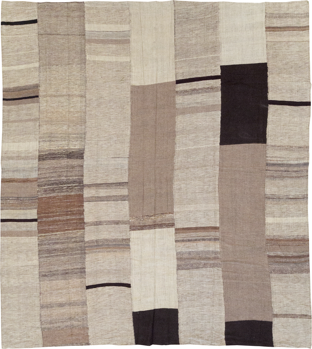 Modern Turkish Flatweave Kilim Square Room Size Carpet, No.31599 - Galerie Shabab