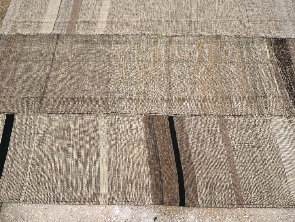 Modern Turkish Flatweave Kilim Square Room Size Carpet, No.31599 - Galerie Shabab