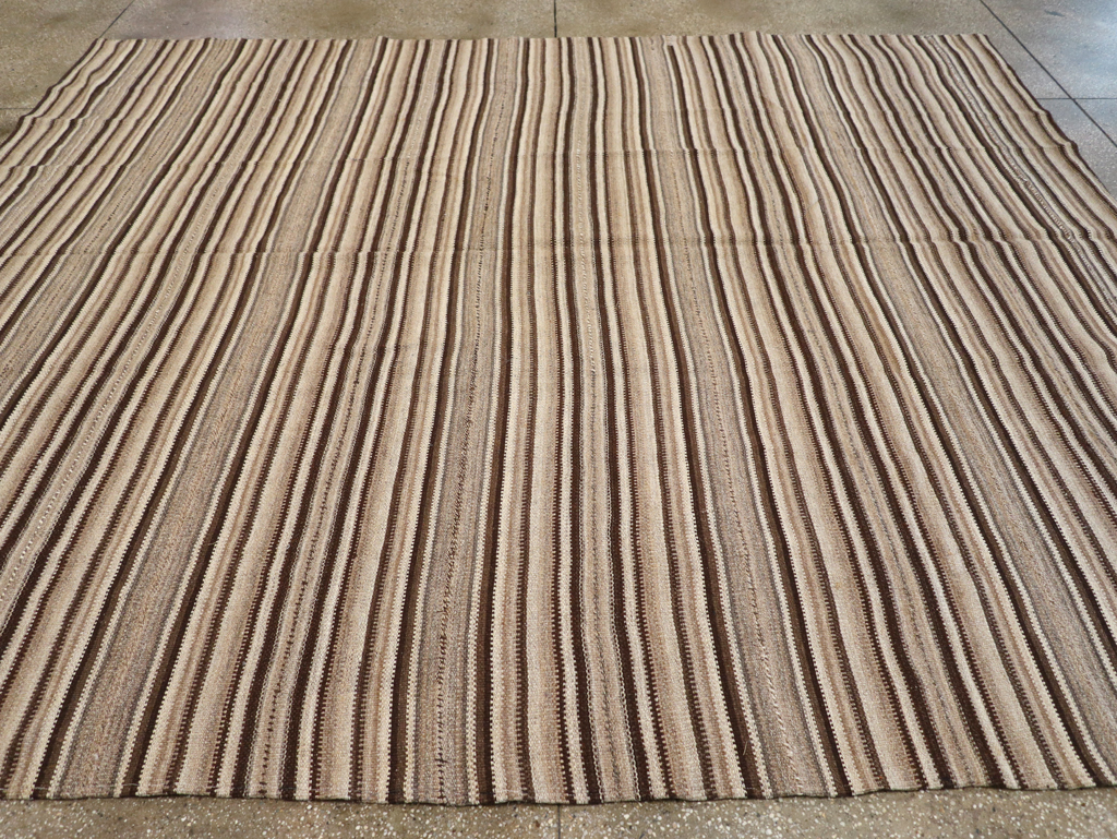 Vintage Turkish Flatweave Kilim Room Size Carpet, No.31600 - Galerie Shabab