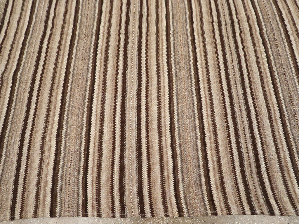 Vintage Turkish Flatweave Kilim Room Size Carpet, No.31600 - Galerie Shabab