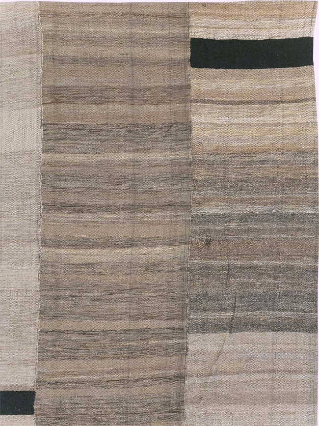 Modern Turkish Flatweave Room Size Carpet, No.31601 - Galerie Shabab