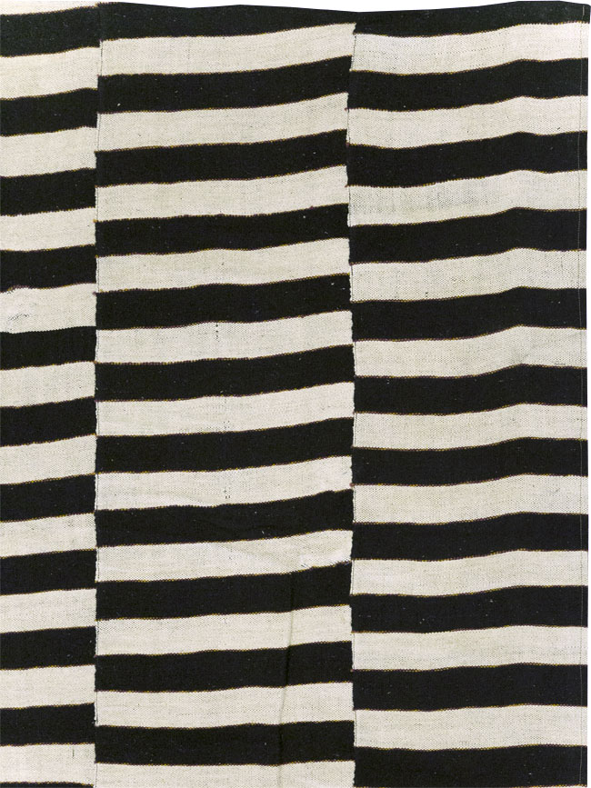 Modern Turkish Flatweave Kilim Room Size Carpet, No.31602 - Galerie Shabab