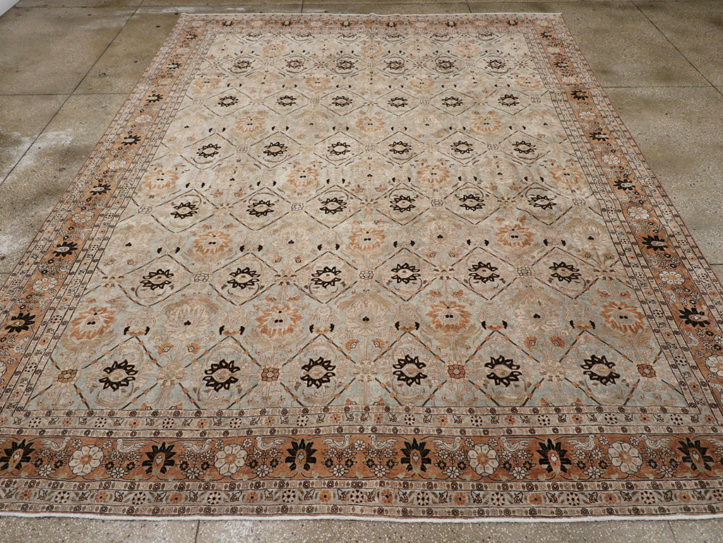 Antique Persian Varamin Room Size Carpet, No.31611 - Galerie Shabab