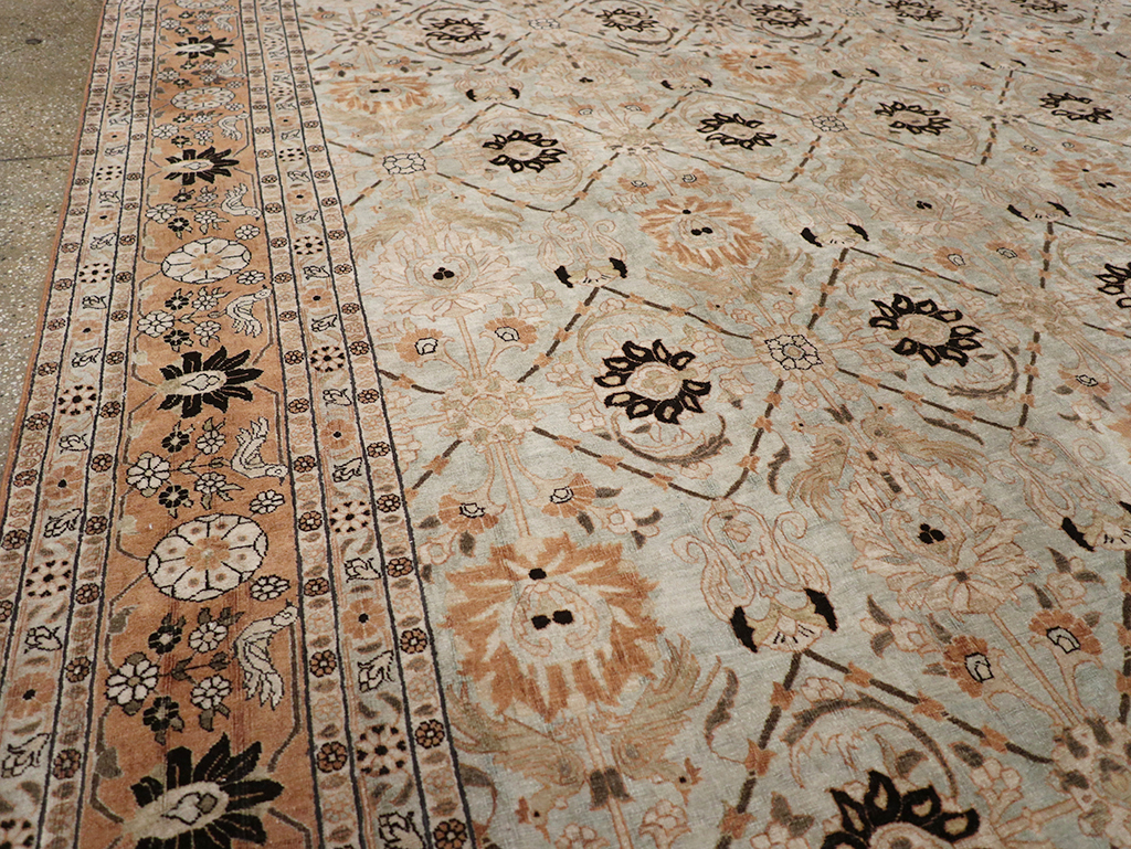 Antique Persian Varamin Room Size Carpet, No.31611 - Galerie Shabab