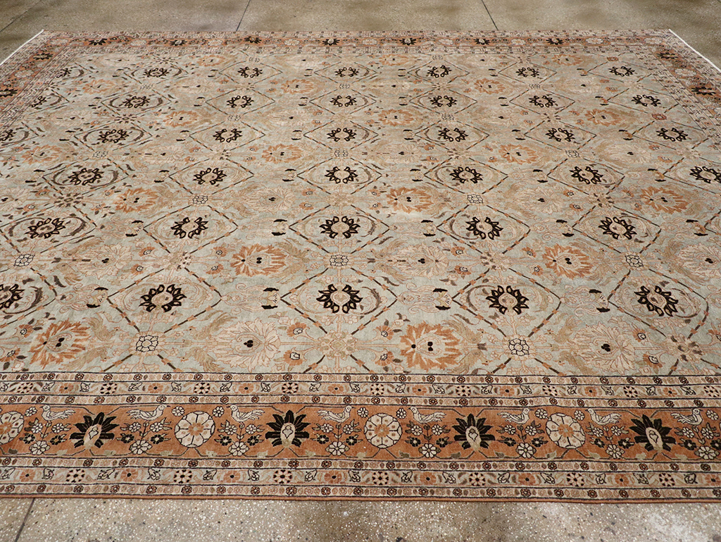 Antique Persian Varamin Room Size Carpet, No.31611 - Galerie Shabab