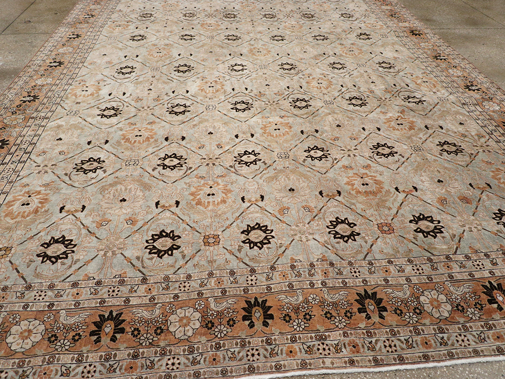 Antique Persian Varamin Room Size Carpet, No.31611 - Galerie Shabab