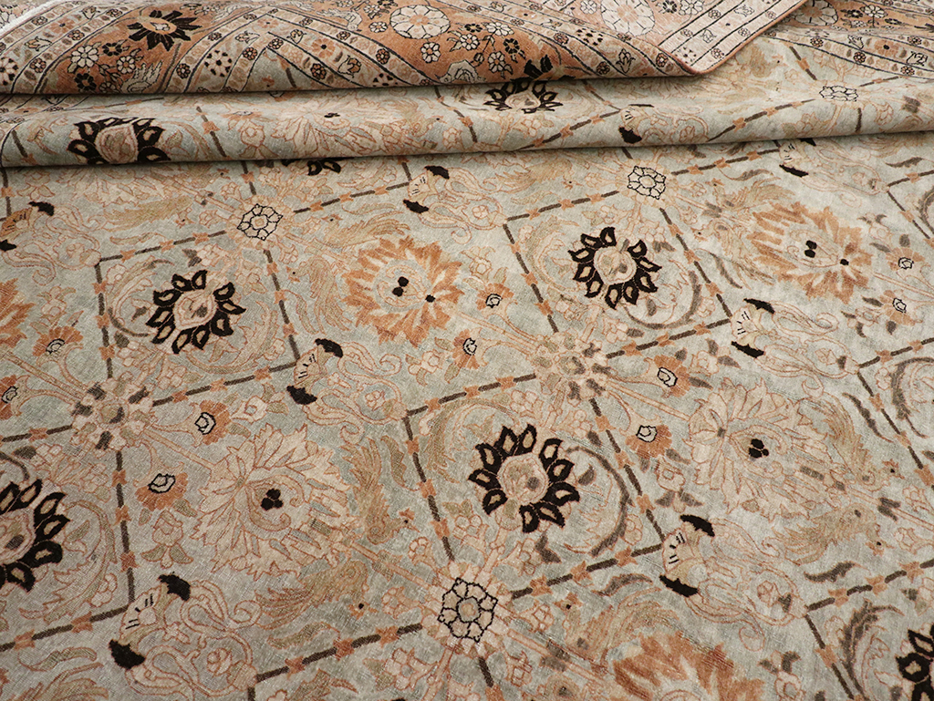 Antique Persian Varamin Room Size Carpet, No.31611 - Galerie Shabab