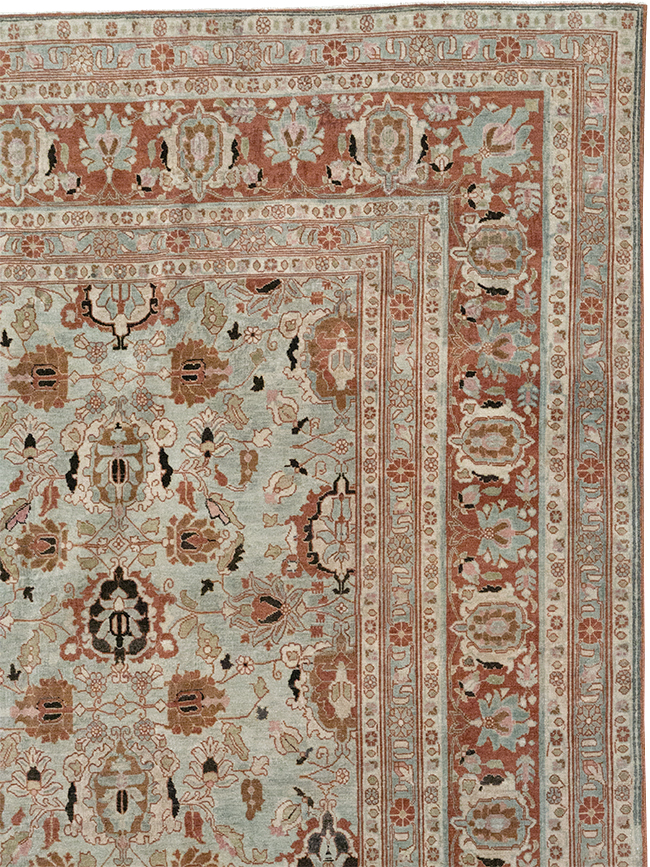 Antique Persian Varamin Room Size Carpet, No.31612 - Galerie Shabab