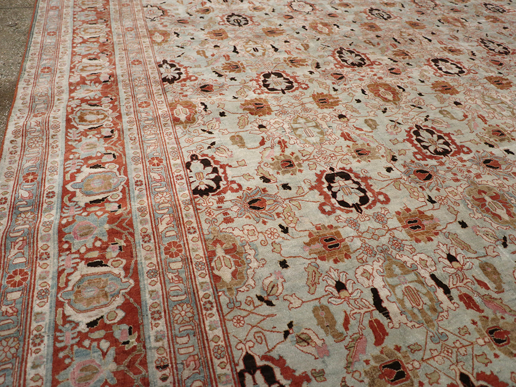 Antique Persian Varamin Room Size Carpet, No.31612 - Galerie Shabab