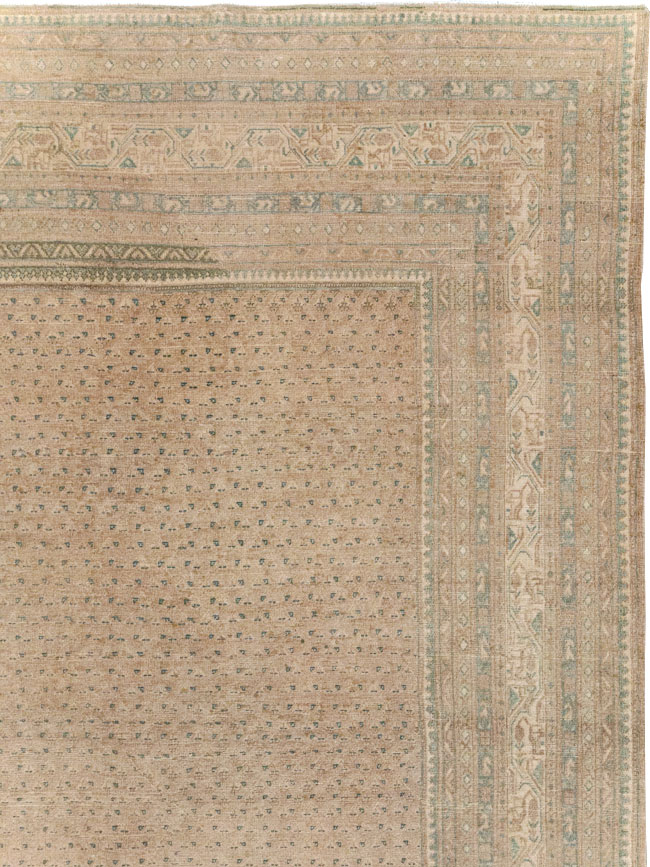 Distressed Style Vintage Persian Mahal Room Size Carpet, No.31622 - Galerie Shabab