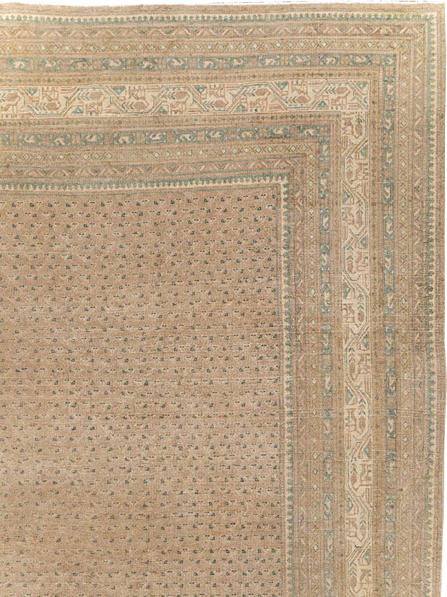 Distressed Style Vintage Persian Mahal Room Size Carpet, No.31622 - Galerie Shabab