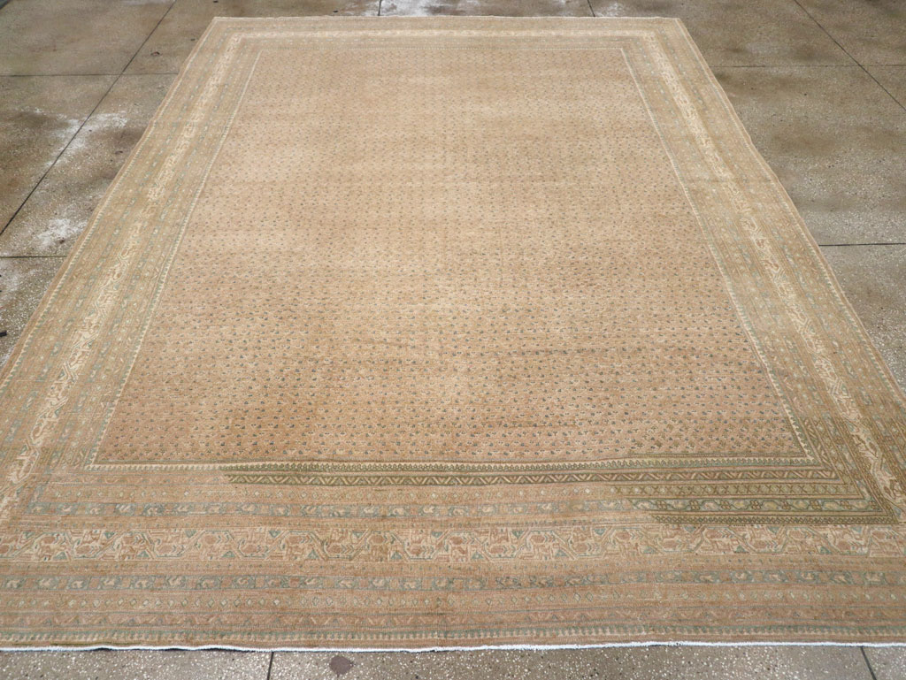 Distressed Style Vintage Persian Mahal Room Size Carpet, No.31622 - Galerie Shabab