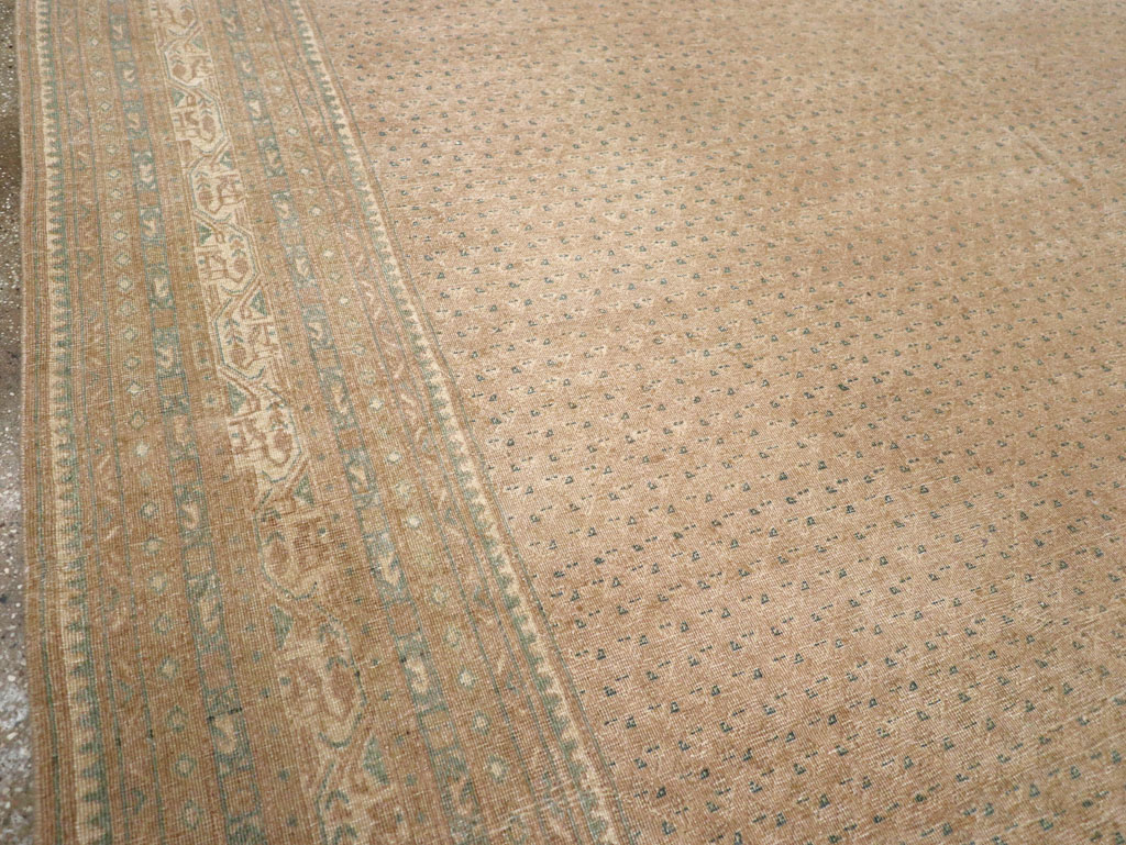 Distressed Style Vintage Persian Mahal Room Size Carpet, No.31622 - Galerie Shabab