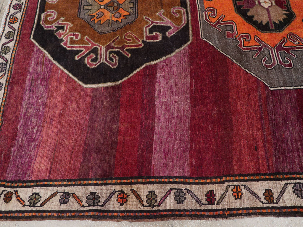Vintage Turkish Anatolian Small Tribal Room Size Carpet, No.31629 - Galerie Shabab