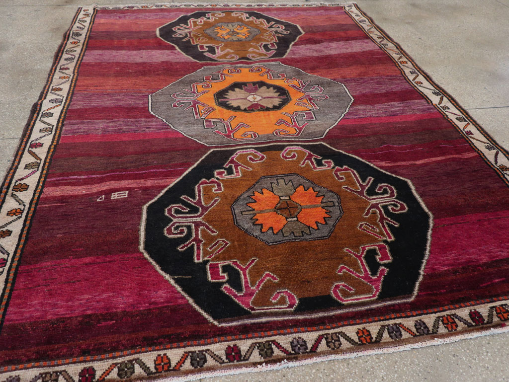 Vintage Turkish Anatolian Small Tribal Room Size Carpet, No.31629 - Galerie Shabab