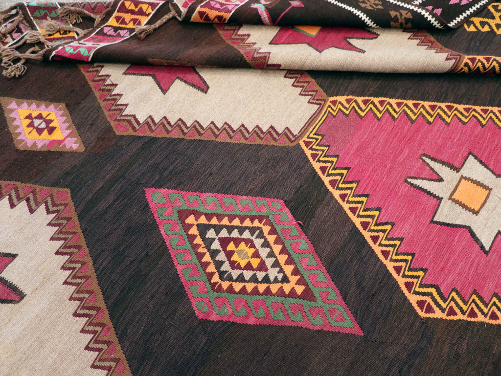 Vintage Turkish Flatweave Kilim Room Size Carpet, No.31648 - Galerie Shabab
