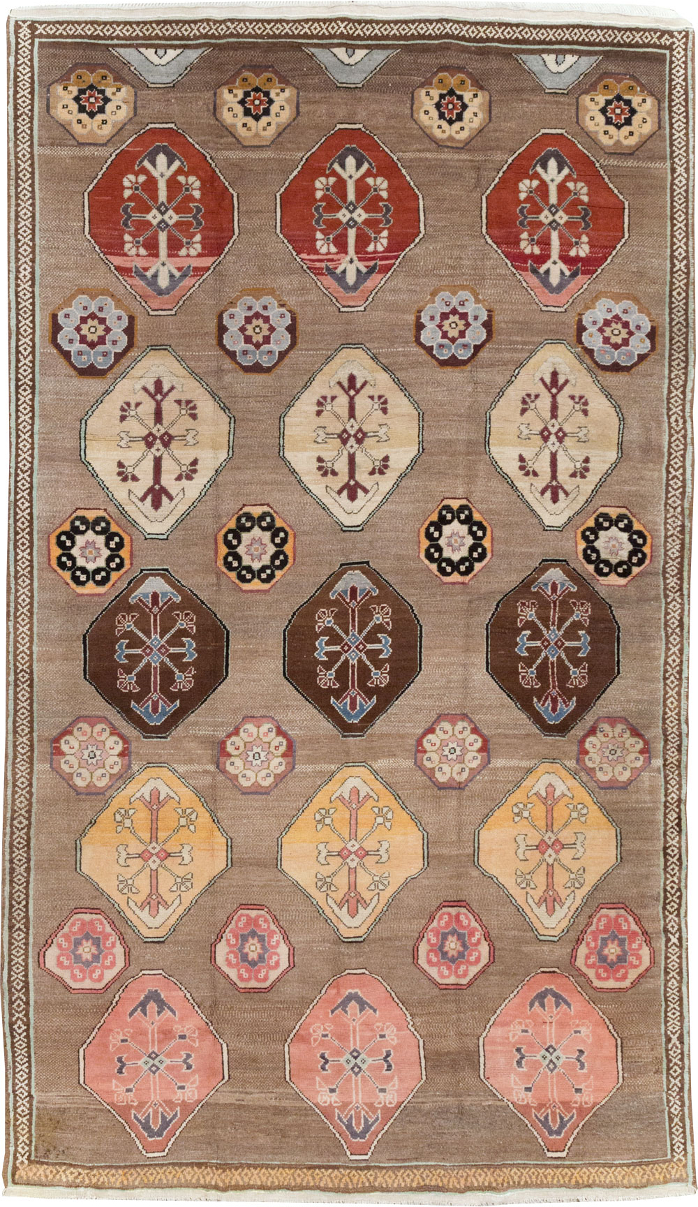 Vintage Turkish Anatolian Tribal Room Size Carpet, No.31649 - Galerie Shabab