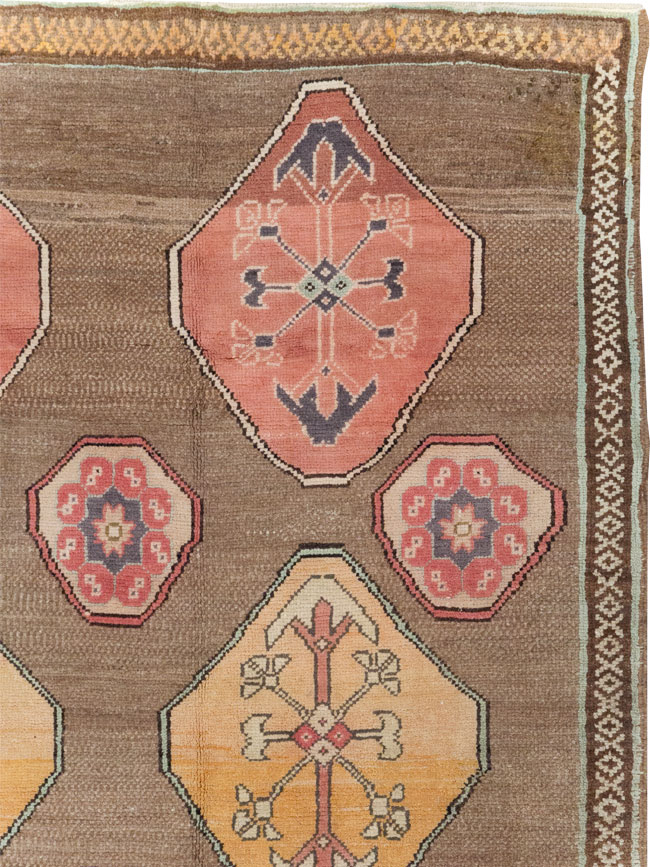 Vintage Turkish Anatolian Tribal Room Size Carpet, No.31649 - Galerie Shabab