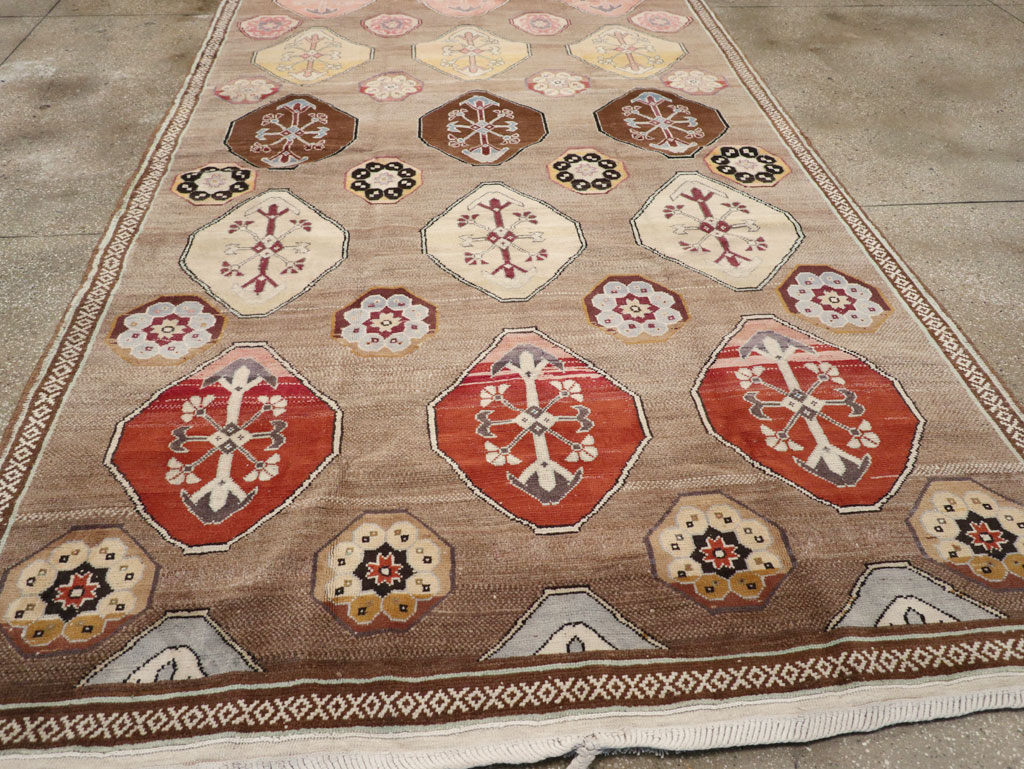 Vintage Turkish Anatolian Tribal Room Size Carpet, No.31649 - Galerie Shabab