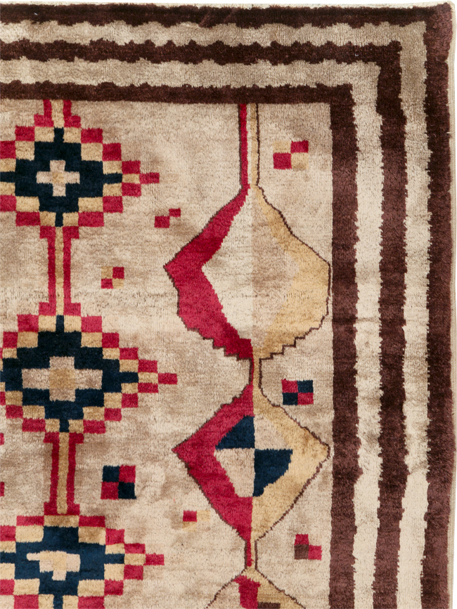 Vintage Turkish Tribal Art Deco Accent Carpet, No.31655 - Galerie Shabab