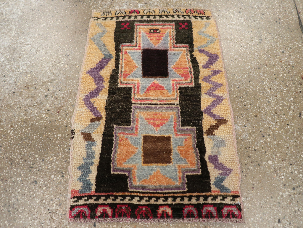 Vintage Turkish Anatolian Throw Rug, No.31664 - Galerie Shabab