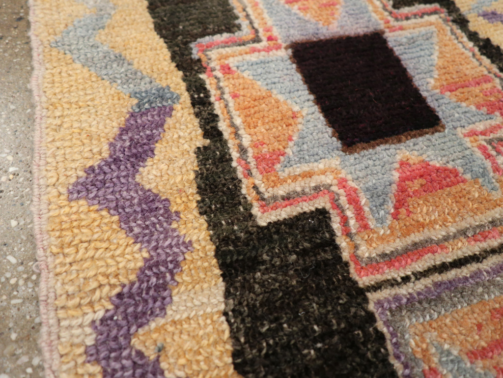 Vintage Turkish Anatolian Throw Rug, No.31664 - Galerie Shabab