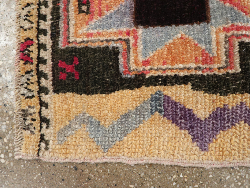 Vintage Turkish Anatolian Throw Rug, No.31664 - Galerie Shabab