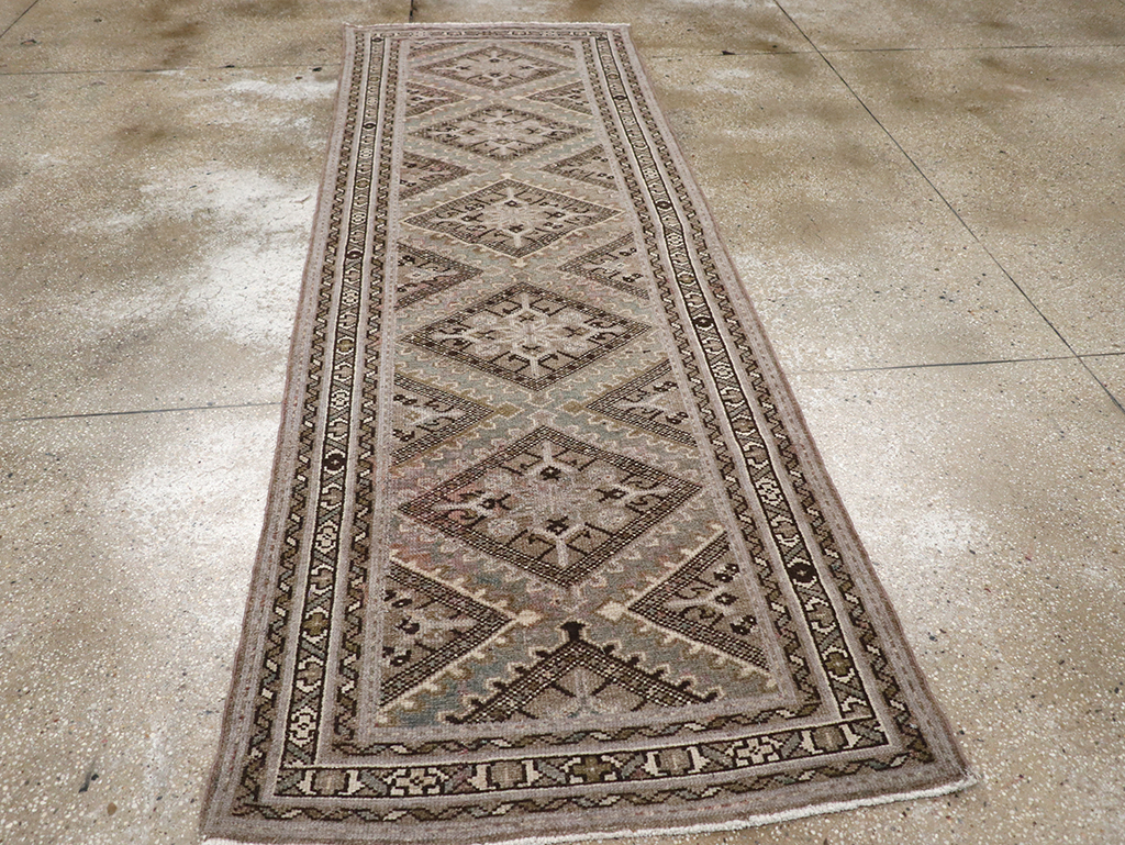 Vintage Persian Malayer Runner, No.31673 - Galerie Shabab