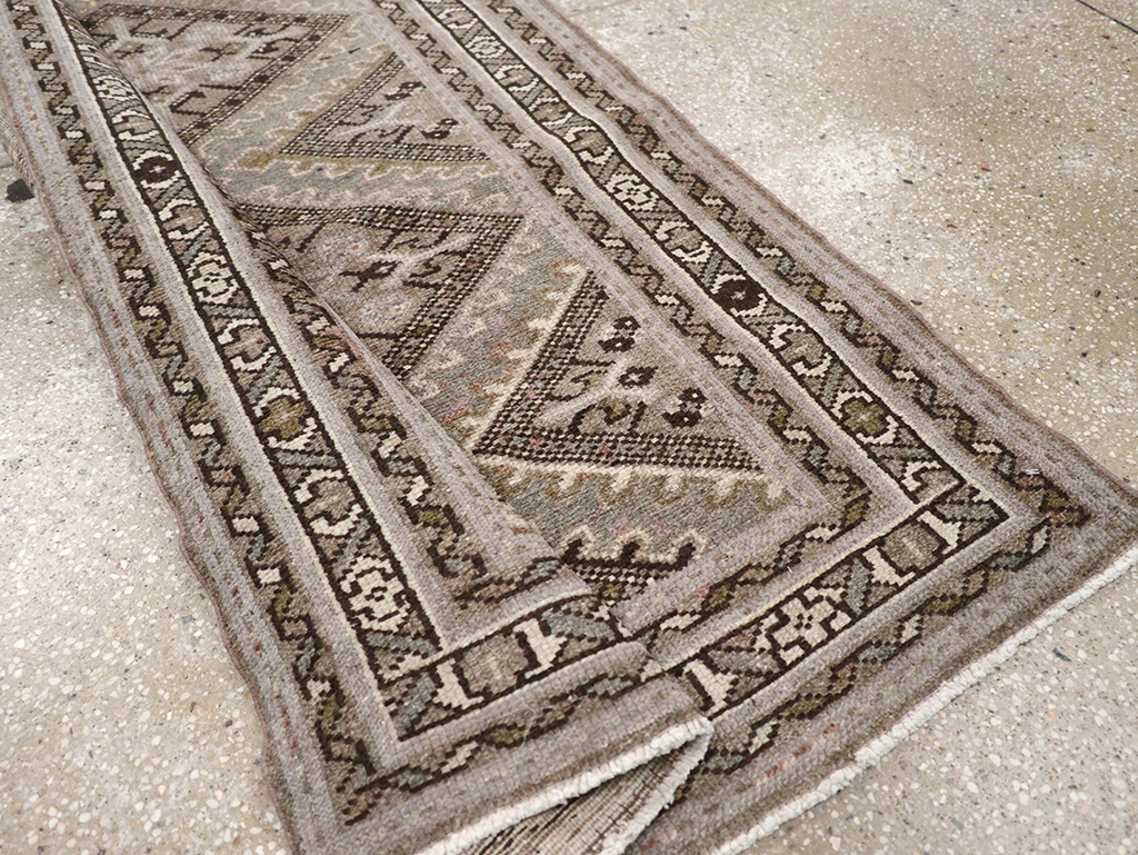 Vintage Persian Malayer Runner, No.31673 - Galerie Shabab