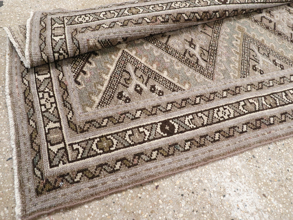 Vintage Persian Malayer Runner, No.31673 - Galerie Shabab