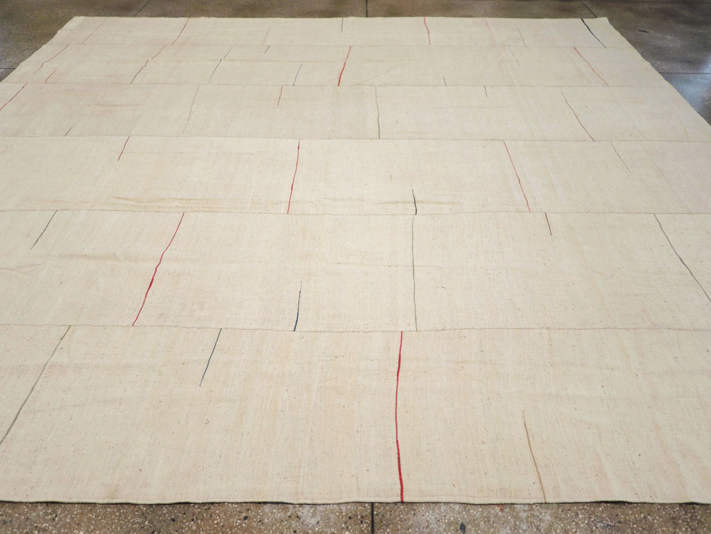 Modern Turkish Flatweave Square Room Size Carpet, No.31674 - Galerie Shabab