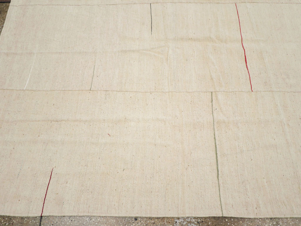 Modern Turkish Flatweave Square Room Size Carpet, No.31674 - Galerie Shabab