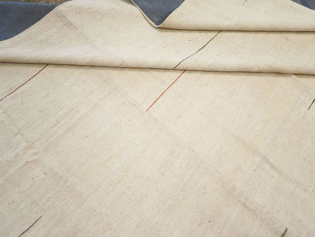 Modern Turkish Flatweave Square Room Size Carpet, No.31674 - Galerie Shabab