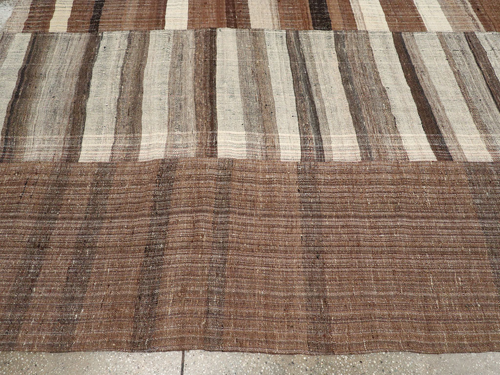 Modern Turkish Flatweave Kilim Square Room Size Carpet, No.31675 - Galerie Shabab