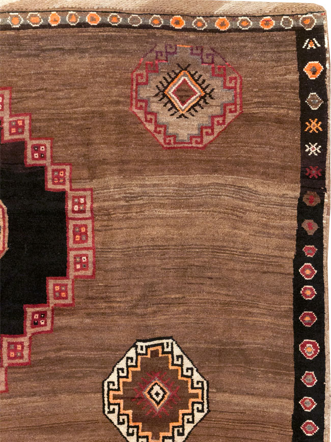 Vintage Turkish Anatolian Tribal Square Room Size Carpet, No.31677 - Galerie Shabab