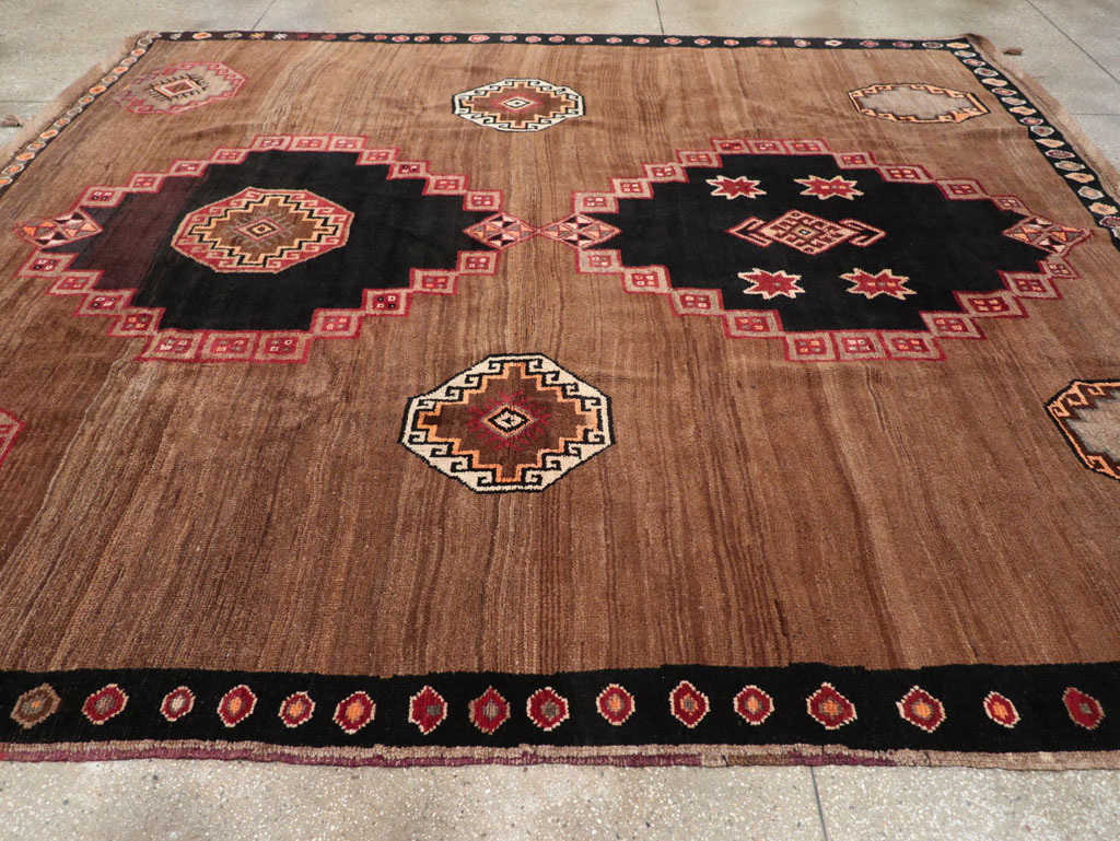 Vintage Turkish Anatolian Tribal Square Room Size Carpet, No.31677 - Galerie Shabab