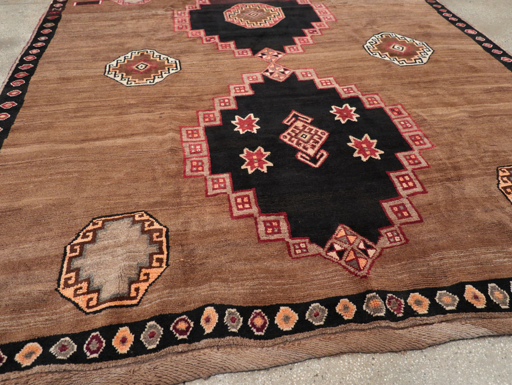 Vintage Turkish Anatolian Tribal Square Room Size Carpet, No.31677 - Galerie Shabab
