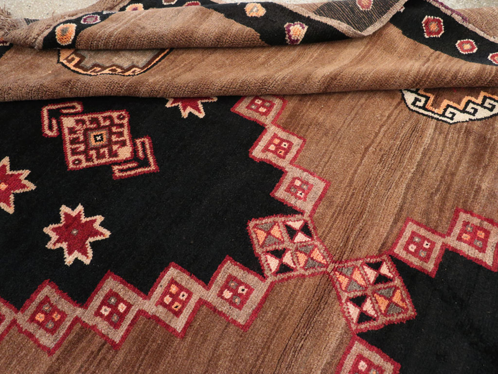 Vintage Turkish Anatolian Tribal Square Room Size Carpet, No.31677 - Galerie Shabab