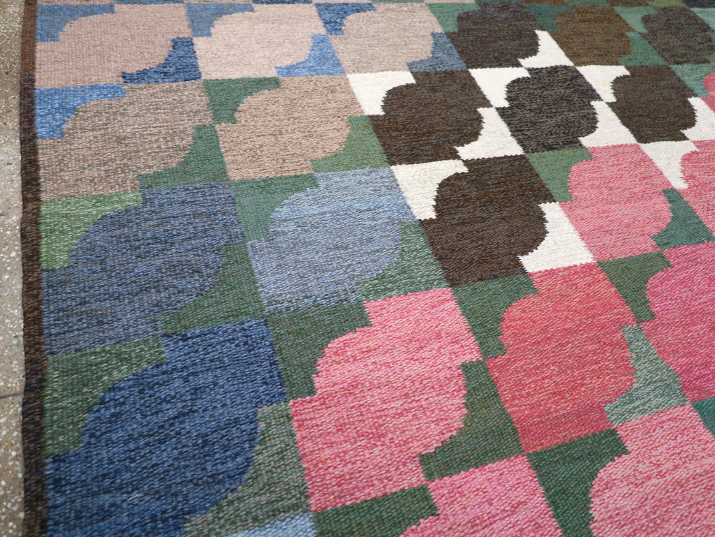 Vintage Swedish Flatweave Kilim Small Room Size Carpet, No.31678 - Galerie Shabab