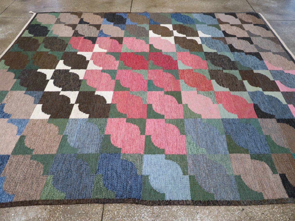 Vintage Swedish Flatweave Kilim Small Room Size Carpet, No.31678 - Galerie Shabab