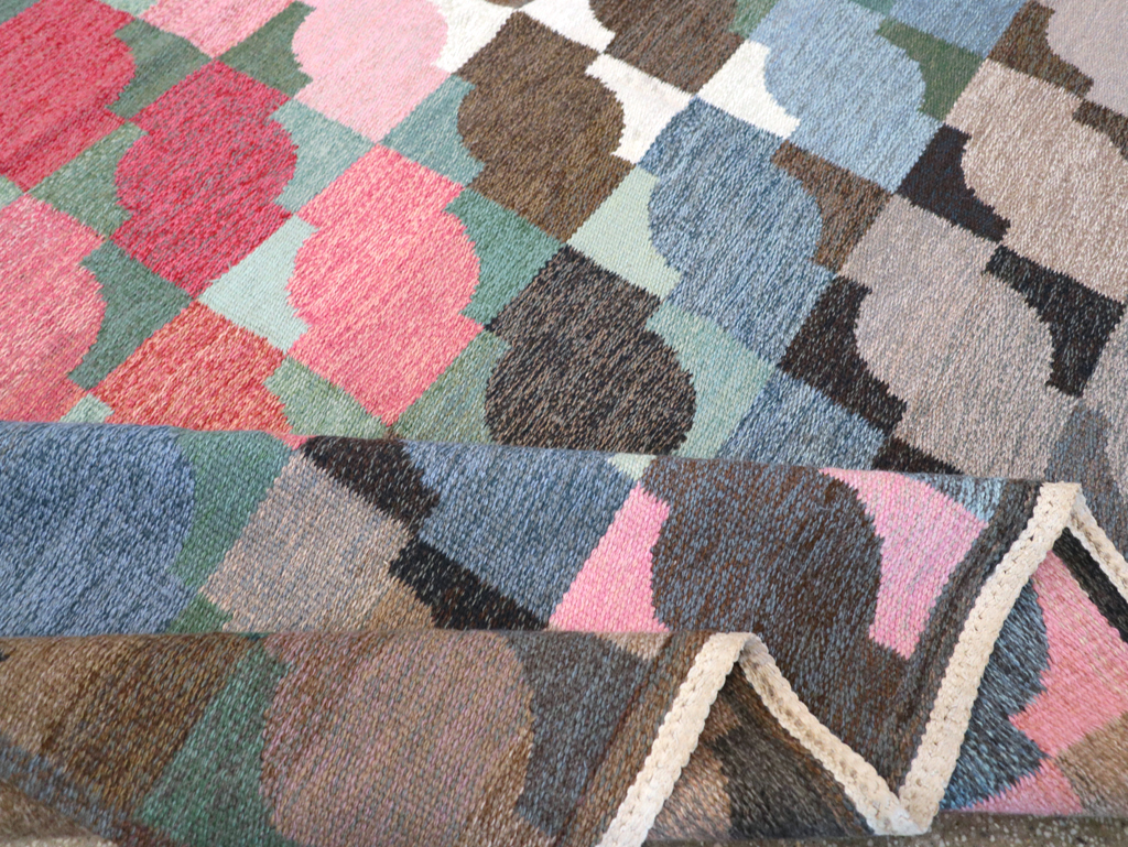 Vintage Swedish Flatweave Kilim Small Room Size Carpet, No.31678 - Galerie Shabab