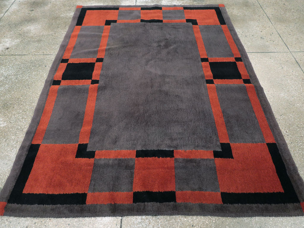 Vintage French Art Deco Accent Rug, No.31683 - Galerie Shabab