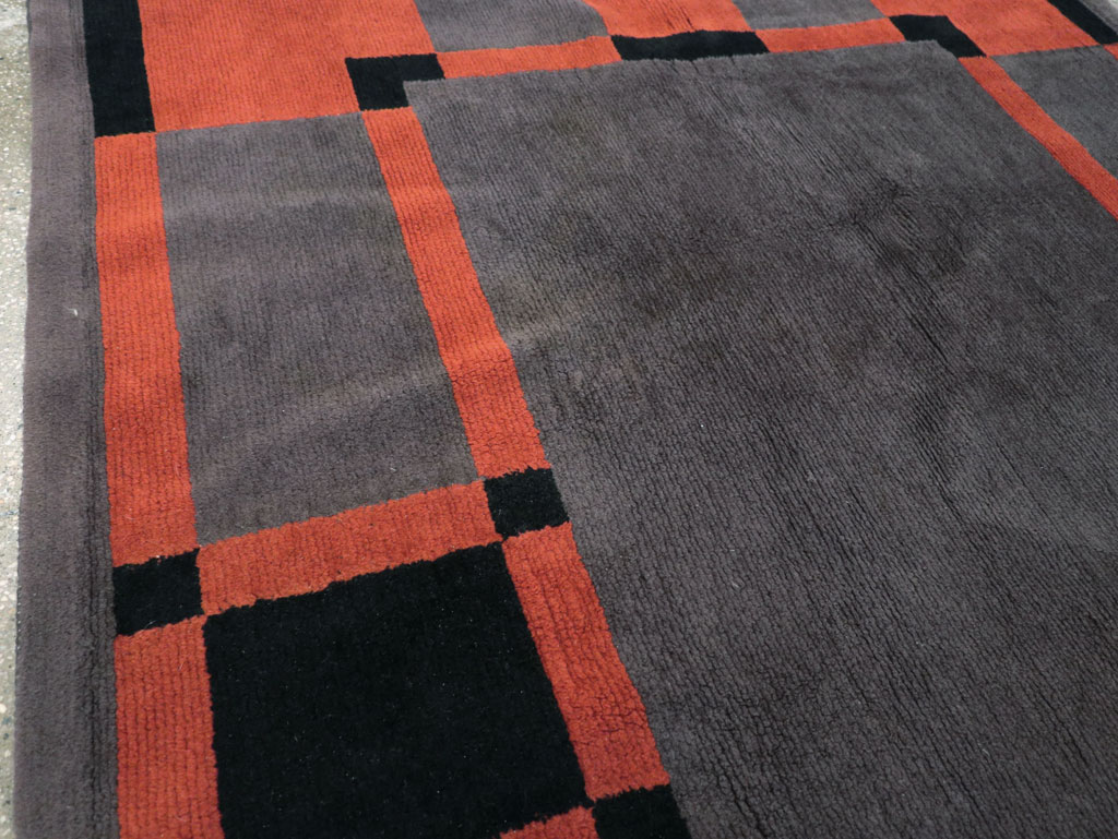 Vintage French Art Deco Accent Rug, No.31683 - Galerie Shabab