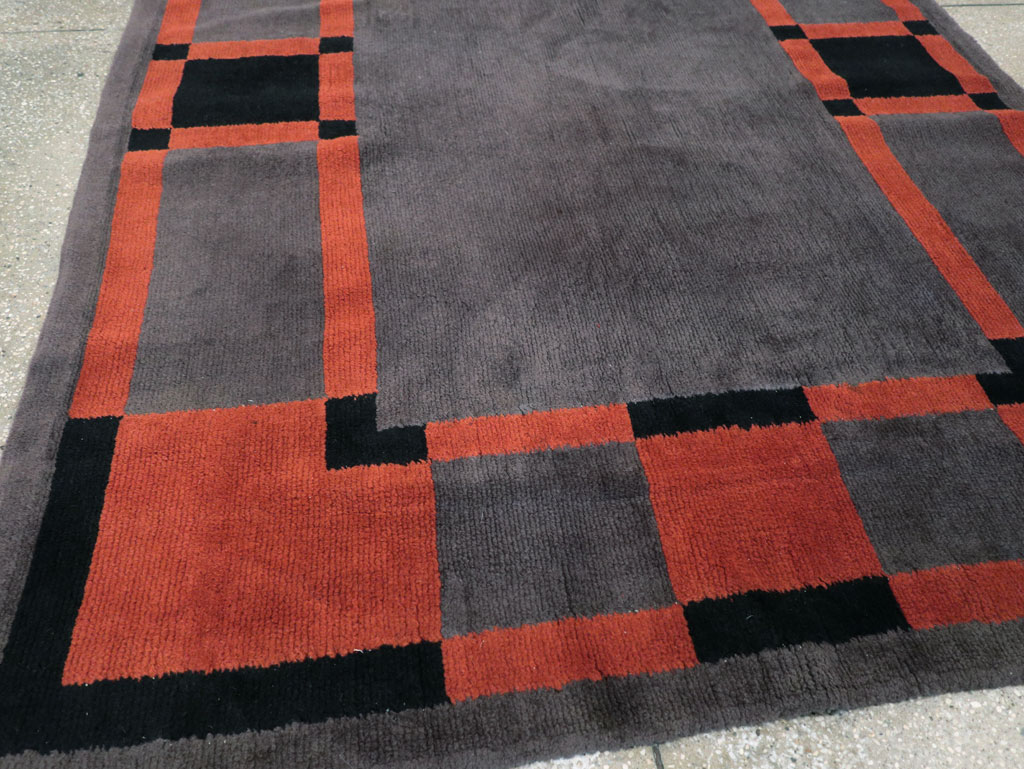 Vintage French Art Deco Accent Rug, No.31683 - Galerie Shabab