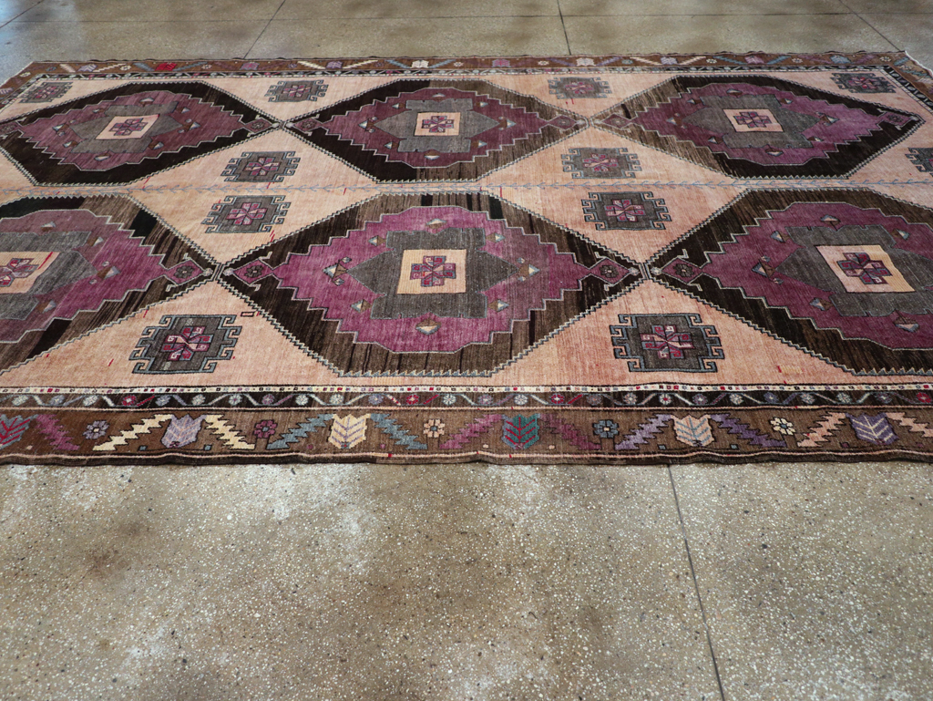 Vintage Turkish Anatolian Tribal Long Room Size Carpet, No.31692 - Galerie Shabab
