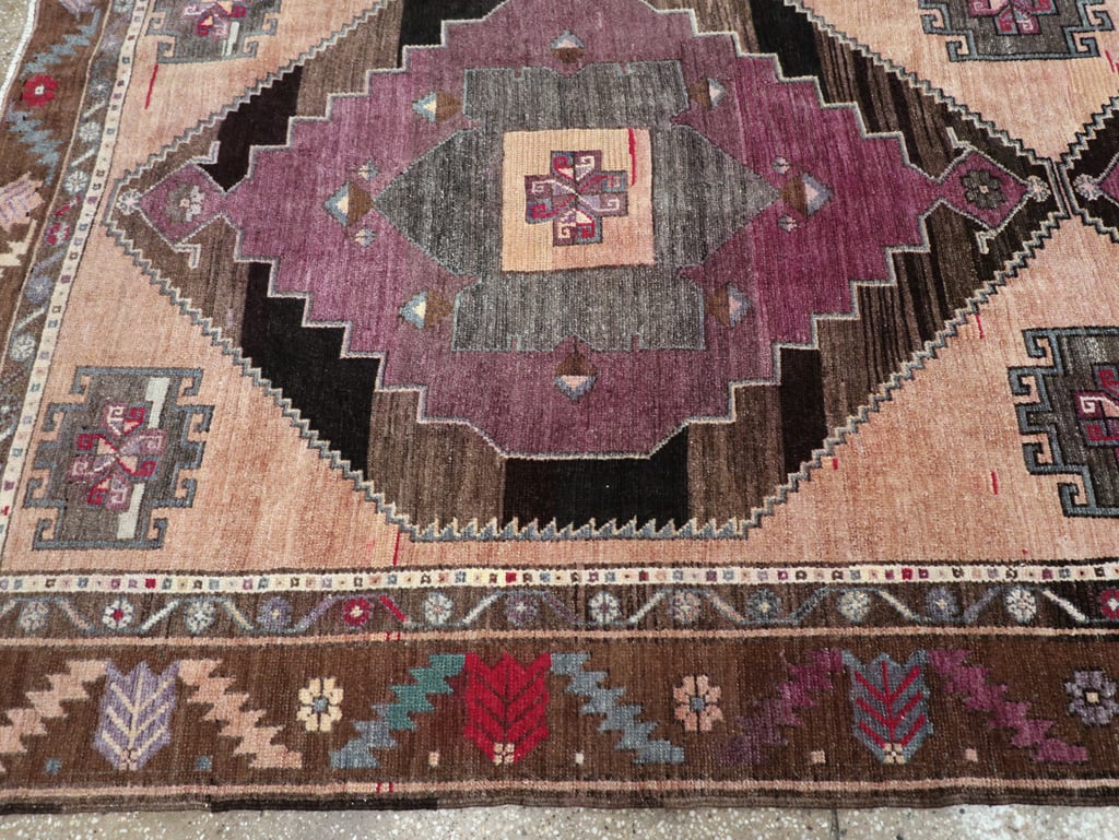 Vintage Turkish Anatolian Tribal Long Room Size Carpet, No.31692 - Galerie Shabab
