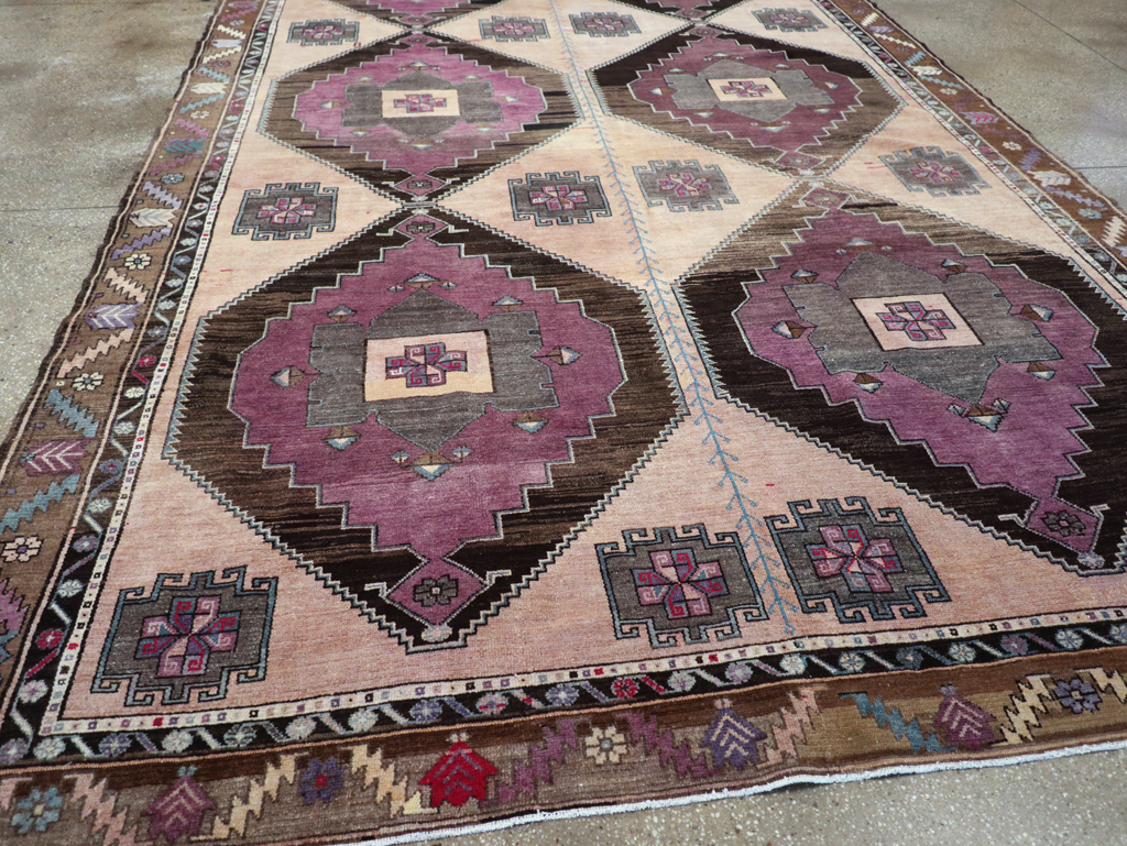 Vintage Turkish Anatolian Tribal Long Room Size Carpet, No.31692 - Galerie Shabab