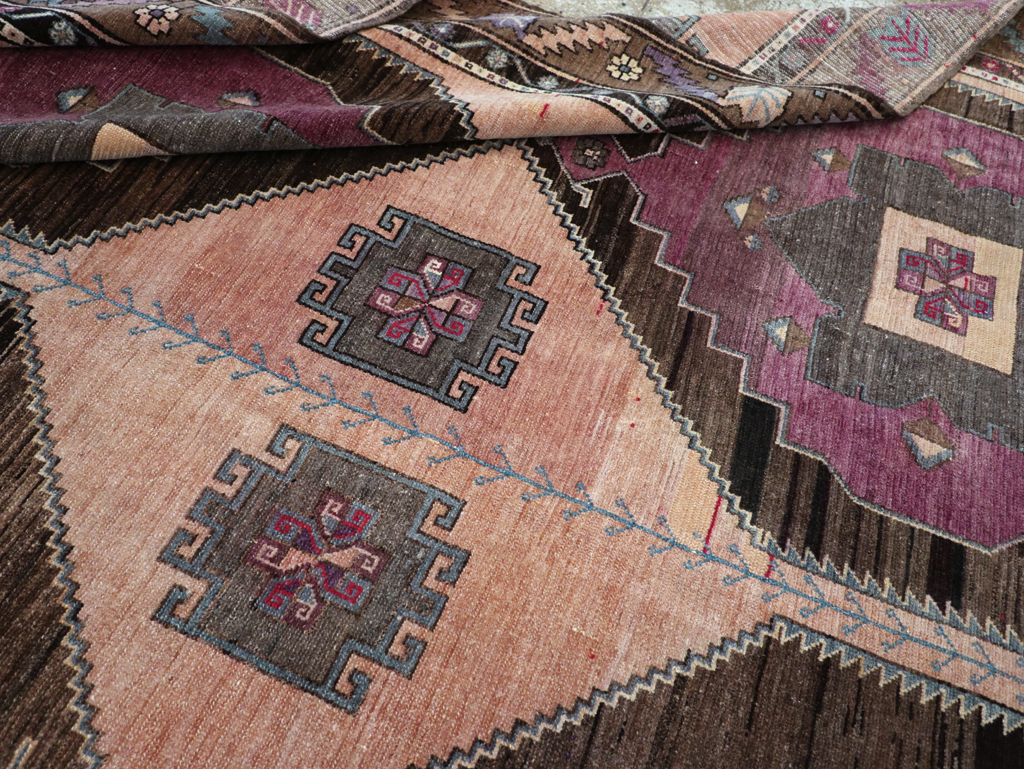 Vintage Turkish Anatolian Tribal Long Room Size Carpet, No.31692 - Galerie Shabab