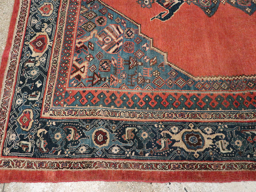 Antique Persian Bidjar Accent Rug, No.31693 - Galerie Shabab