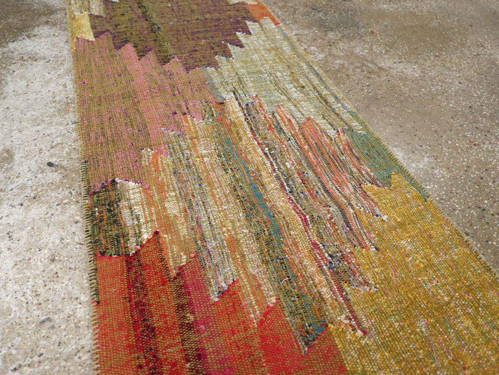 Modern Turkish Flatweave Runner, No.31697 - Galerie Shabab